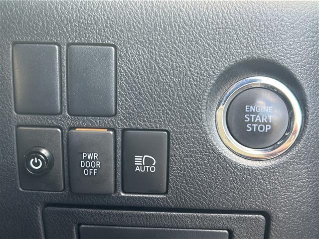 【運転席操作部】『運転席周辺の装備』の画像になります。快適なドライブを楽しむための機能が装備されています！運転席から触れるので使いやすいです！