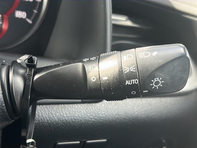 気になる車はすぐにお問い合わせください！画面右側の0066から始まる無料ダイヤルからお問い合わせ下さい！専門スタッフがお車のご質問にお答えいたします！