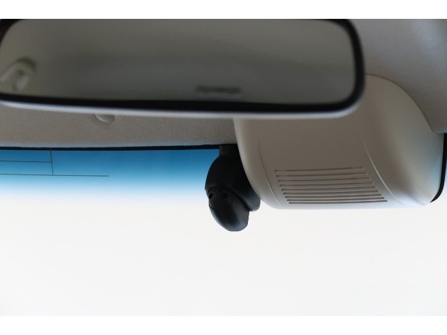 ◆◆『ドライブレコーダー』動画を残すことで万が一の事態に遭遇した時の必須アイテムです！急ブレーキ・急ハンドルが起こった際、自動で記録が上書きされずに保存され、後でPC等で確認出来ます。