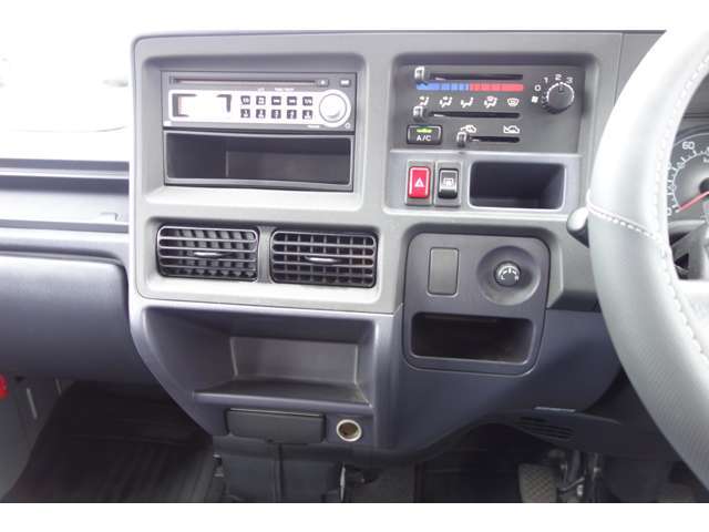 純正CD/FM/AMオーディオ、エアコン、ドアミラー調整スイッチ！