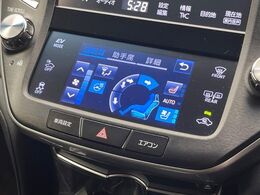 【シートベンチレーション】夏場は涼しい風でお尻や背中の熱やムレを防ぎ、冬はエアコンよりも早く温まってポカポカに！季節を問わず快適に過ごせます。