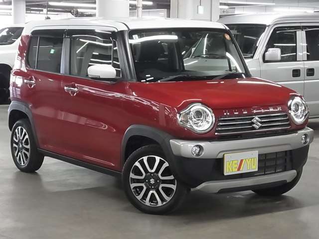 雨が降ってもゆったりと車選びができる全天候型立体展示場！エスカレーター完備！