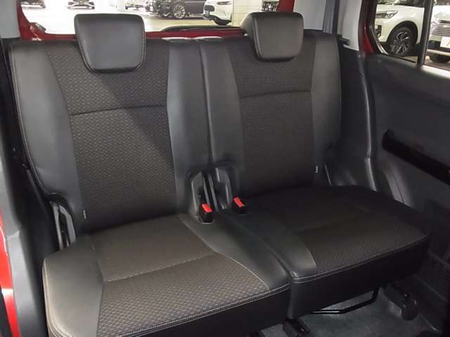 ご納車前のボディガラスコーティングも専門の業者が常駐しておりクオリティの高いコーティングを低価格にてご提供しております♪