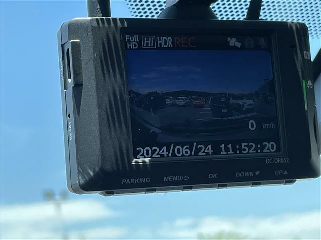 【ドライブレコーダー】映像・音声などの運転中の記録を残します。事故などを起こした起こされた時の証拠になりえますので、もしも時でも安心ですね。