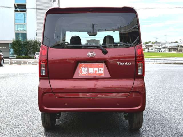 新車と同様の保証（有料）がつけられます。また各地域の店舗に最新の大型整備工場とプロメカニックが常駐しておりアフターメンテナンスもお任せください。