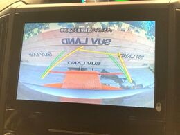 【純正ナビ】人気の純正ナビを装備しております。ナビの使いやすさはもちろん、オーディオ機能も充実！キャンプや旅行はもちろん、通勤や買い物など普段のドライブも楽しくなるはず♪