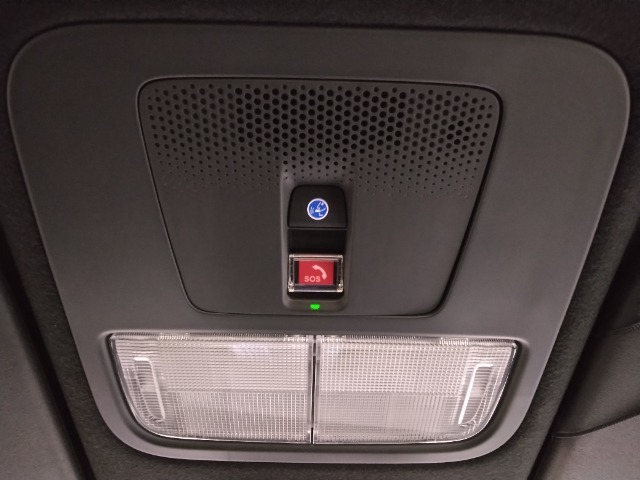 Honda CONNECT搭載！Honda Total Care プレミアムのサービスを利用することができます。詳しくは販売会社へお気軽にお問い合わせください。