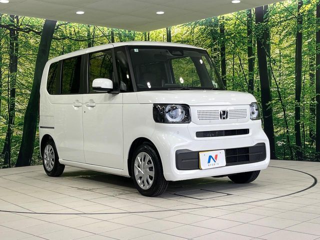 大好評のボディコーティング「弾スプラッシュコート」もご納車までに施工可能。通常のガラスコートと異なる、耐久年数6年の無機質ガラスコーティングが、ボディをキレイな状態に保ってくれます。