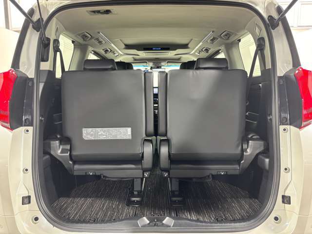 荷台スペース【内装エクステリア】店舗にて現車の確認も頂けますので、お電話で在庫のご確認の上是非ご来店くださいませ！！！【跳ね上げ式/埋め込み式】でスペース確保ができますね！！