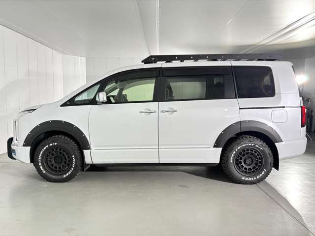 ホワイトレターのオールテレーンタイヤで人気を集めているトーヨータイヤ OPEN COUNTRY R/Tを装着！