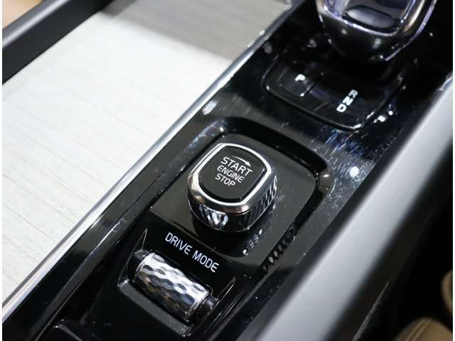カーセンサーを見て電話しましたとお伝え下さい。0078-9711-254277までお気軽にお電話下さい。全国納車可能です。納車方法に関してもお気軽にご相談ください。