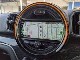 先進のBMW　タッチパッド付きi-driveとほぼ同性能のHDDナビゲーションになります。USBインターフェースやブルートゥースオーディオなど様々な先進機能をお楽しみいただけます。