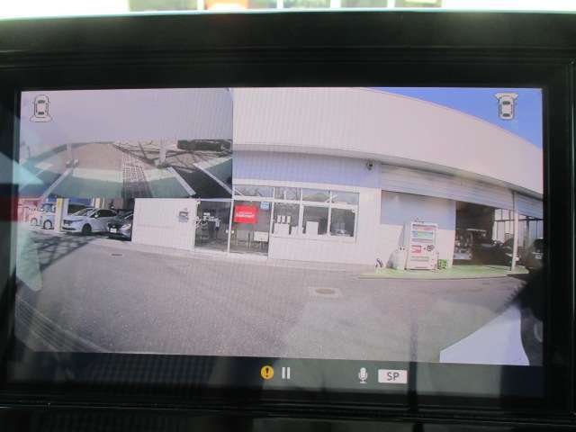 ナビゲーション連動タイプの衝撃検知機能付きドライブレコーダーを前後に装備しています☆万が一の事故時の記録を残すと共に、安全運転の意識も高まります！！また旅行の思い出作りにも一役買いますね♪