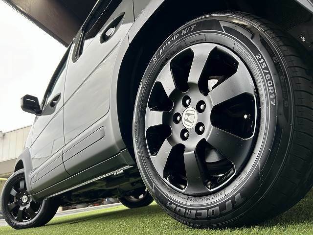 純正ホンダアルミ　215/60/R17　20年式タイヤ装備タイヤの状態も良好になります。
