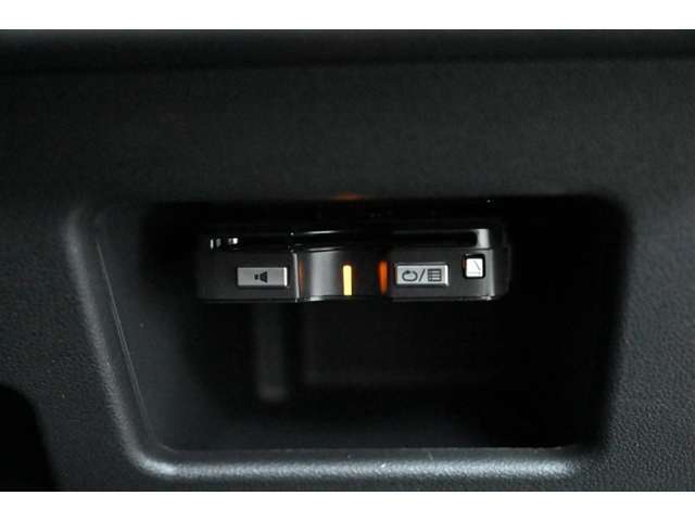 ETC車載器です。　高速・有料道路の料金をキャッシュレス、スムーズに通過できます。