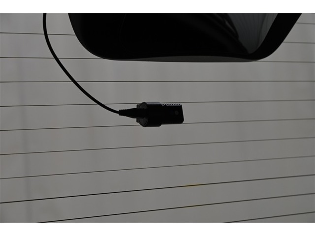 ドライブレコーダーです。（リヤカメラ）　　あおり運転対策に。