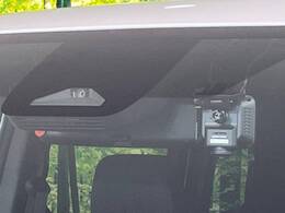 【トヨタセーフティセンス】走行中に前方の車両等を認識し、衝突しそうな時は警報とブレーキで衝突回避と被害軽減をアシスト。より安全にドライブをお楽しみいただけます。