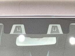 【スズキ　セーフティサポート】走行中に前方の車両等を認識し、衝突しそうな時は警報とブレーキで衝突回避と被害軽減をアシスト。より安全にドライブをお楽しみいただけます。