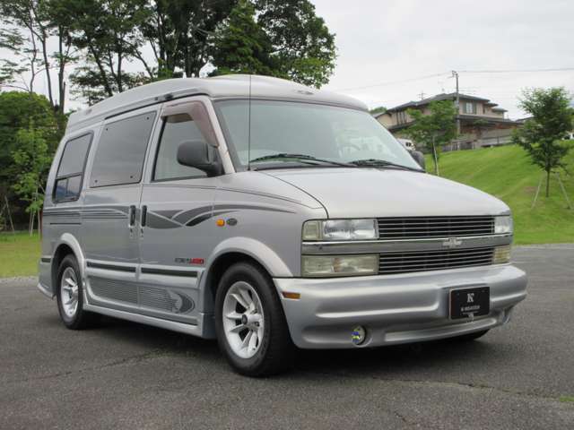三井物産正規ディーラー車です　AWD　実走64000km　本皮シート　4キャプテン　電動ソファーベッドです