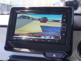◆バックカメラ◆リバースにするだけで映ります、後方の安全確認や、狭い駐車場での車庫入れ、雨の日や夜間など視界の悪い時に便利です！安全にバックする為には欠かせない装備です。
