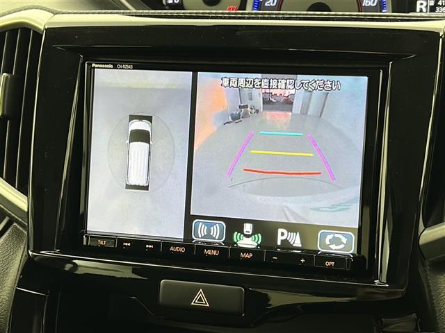 【全方位モニター】クルマを真上から見下ろした視点で駐車をサポートします！死角からの障害物にいち早く気が付くことができます。