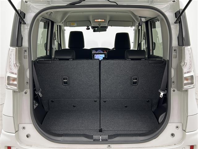 【トランク】積み込みやすくて、たっぷり積める荷室です。シートアレンジできるものは、乗車人数と荷物の量や大きさによってシートを動かすことができるので、より快適なドライブが可能です！