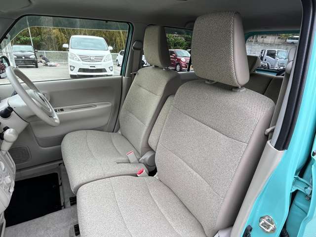 ルームクリーニングも隅々まで綺麗にしてお渡ししています。他店の車のクオリティと比較してください！店内にお子様の遊んで頂けるスペースもあります♪ごゆっくりお車選びが出来ます☆