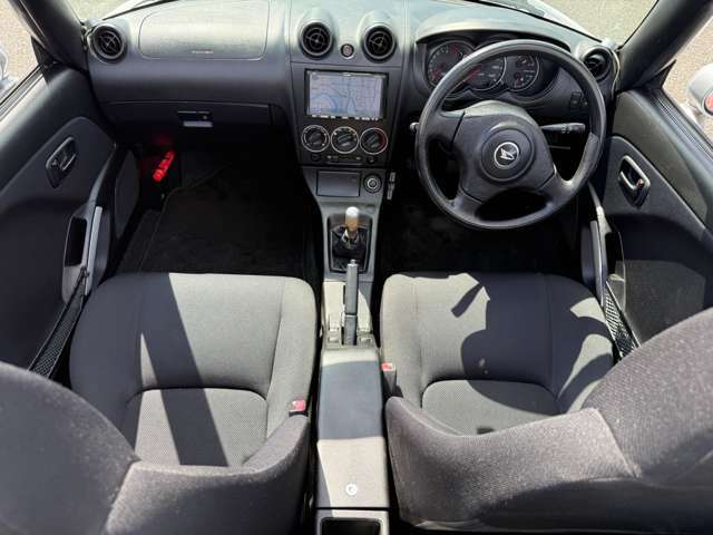 各操作スイッチなども使いやすい位置に配置されています。