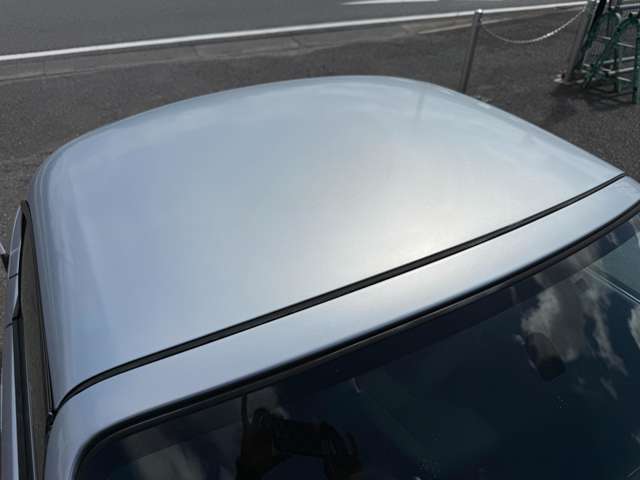 大きな凹みや色あせなどもございません。