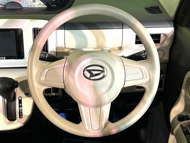 ステアリングも使用感が少なく、きれいな状態となっております♪