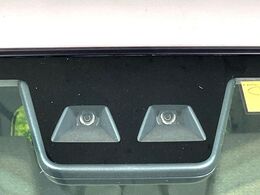 【スマートアシスト】走行中に前方の車両等を認識し、衝突しそうな時は警報とブレーキで衝突回避と被害軽減をアシスト。より安全にドライブをお楽しみいただけます。