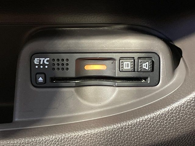 【ETC】高速道路の料金所をストレスなく通過！話題のスポットやサービスエリアに多い「スマートIC」利用時は必須のアイテムです。当店でセットアップを実施、ご納車当日からすぐにご利用いただけます！