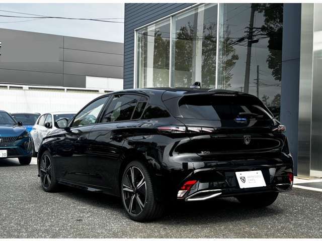 内装クリーニングも施しております。内装の綺麗なお車は気持ちが良くオススメさせていただく1つのポイントになっております。