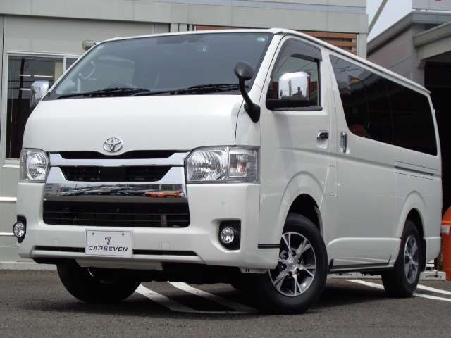 オートライト！車内のクリーニングもお任せください！特にシートは汚れが堆積しやすい場所です、納車前にスッキリ綺麗な状態にできますのでご相談ください！