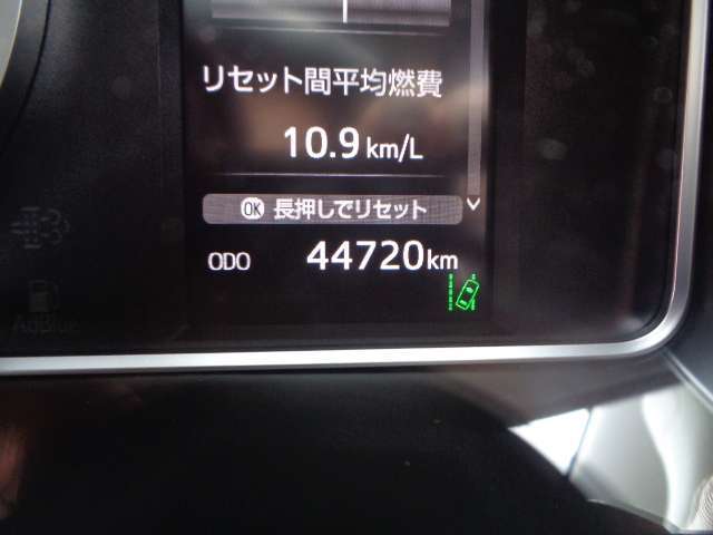 車内のクリーニングもお任せください！特にシートは汚れが堆積しやすい場所です、納車前にスッキリ綺麗な状態にできますのでご相談ください！