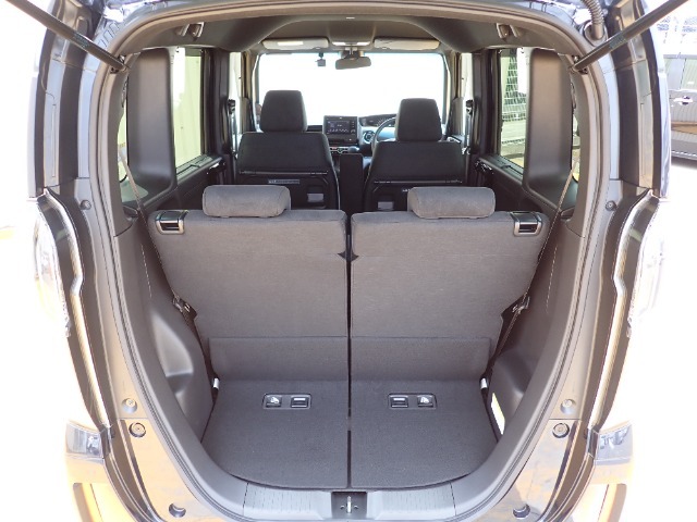 ◆定員乗車時のカーゴルームです。普段のお買い物の荷物やたくさんの収納が可能です。