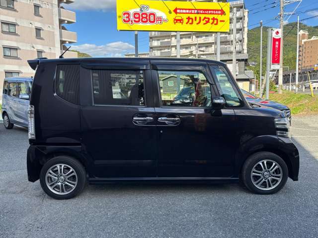 お客様が気持ち良くお車をお乗りできるように、外装、内装、エンジンルームまで徹底的に磨き上げてご納車！磨き専門のスタッフが隅々までお車を清掃してお渡し致します！！