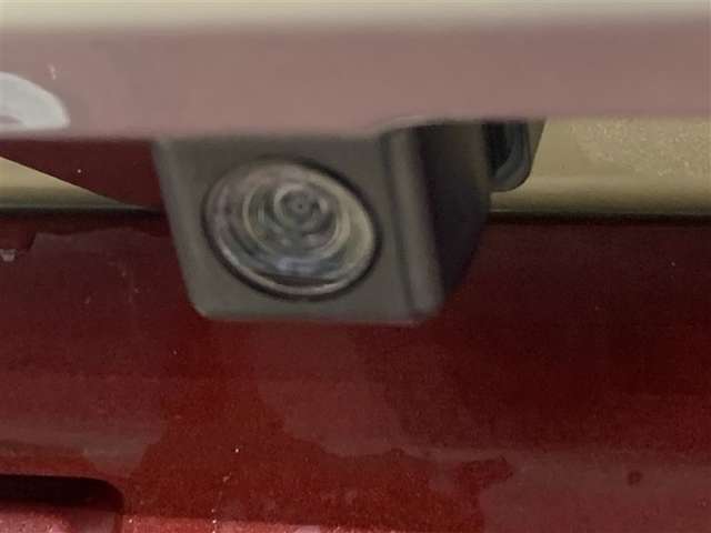 バックカメラが付いているので後方確認が非常にしやすいです。