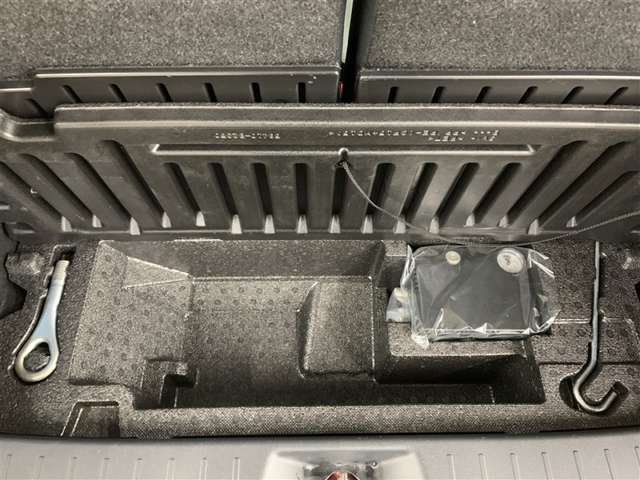 もしもの時に安心なパンク修理キットがあります。