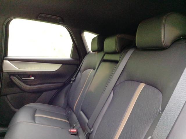 WECARSでは各商談席に大型モニターをご用意しております！見やすい大画面でゆったりと全国の在庫をご覧いただけます！是非ご来店お待ちしております！