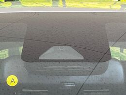 【トヨタセーフティセンス】走行中に前方の車両等を認識し、衝突しそうな時は警報とブレーキで衝突回避と被害軽減をアシスト。より安全にドライブをお楽しみいただけます。