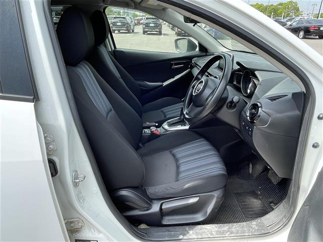 座り心地が良いシートなので長時間の運転でも快適にお過ごしいただけます。新品のフロアマットのご注文も可能です。掲載箇所以外にご希望の写真がございましたらお気軽にお問い合わせ下さい。