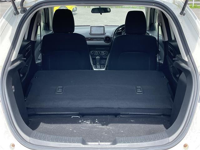 乗せる人数、荷物によってシートをアレンジすれば、ダンボールなどの大きい荷物や、釣り具などの長尺物も載せられそうですね！