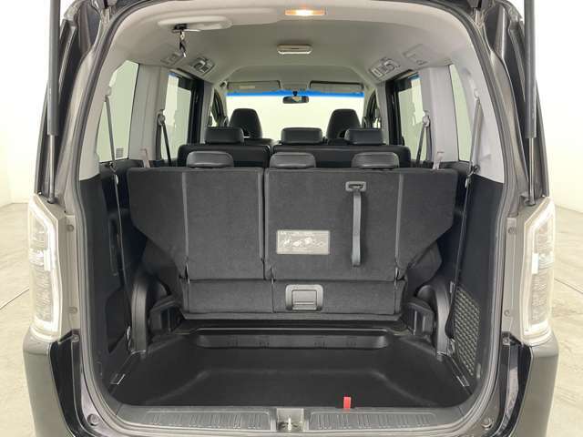 ◆【トランク】積み込みやすくて、たっぷり積める荷室です。シートアレンジできるものは、乗車人数と荷物の量や大きさによってシートを動かすことができるので、より快適なドライブが可能です！