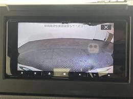 【バックモニター】後ろのカメラの映像がモニターに映し出されるので、後方の見えない死角や、障害物との距離感などもしっかり安全確認することができます！