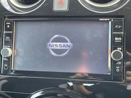 【純正ナビ】人気の純正ナビを装備。オーディオ機能も充実しており、Bluetooth接続すればお持ちのスマホやMP3プレイヤーの音楽を再生可能！毎日の運転がさらに楽しくなります！！