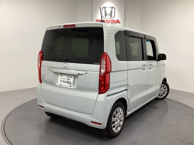 Honda認定中古車 U-Selectは3つの安心をお約束します。　1　Hondaのプロが整備した安心。 2　第三者機関がチェックした安心。　3　購入後もHondaが保証する安心。