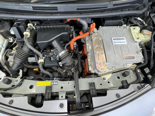 親切・丁寧な専門メカニックスタッフが応対！・車検・点検整備・事故等の修理などアフターサービスも安心。お車のカスタマイズもネクステージのサービススタッフまでご相談ください！