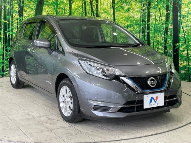 大好評のボディコーティング「弾スプラッシュコート」もご納車までに施工可能。通常のガラスコートと異なる、耐久年数6年の無機質ガラスコーティングが、ボディをキレイな状態に保ってくれます。