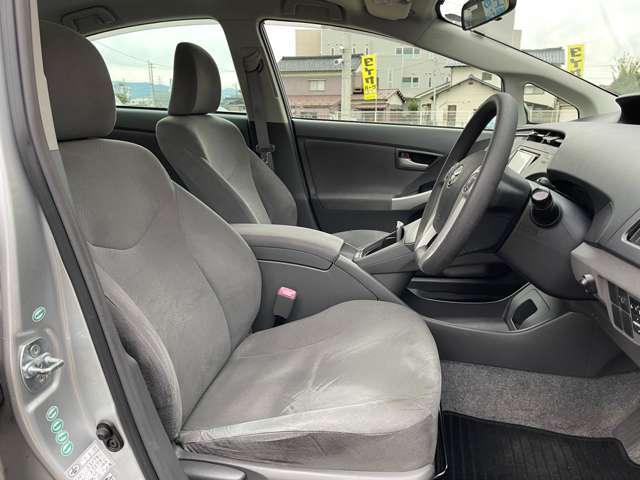 店内のキッズコーナーには人気ゲームやDVDをご用意、TV・雑誌も取り揃えておりますので整備待ち時間でも退屈致しません♪各種お飲み物のご用意、お子様にはお菓子をプレゼントしております♪